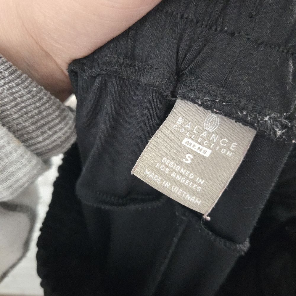 Balance Collection comfy black pants - Picture 14 of 15